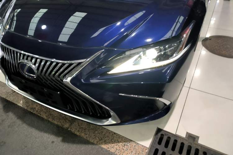 Used Lexus ES 2020 300h Premier Edition Left Front Headlight
