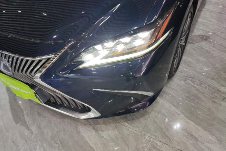 Used Lexus ES 2020 300h Deluxe Edition Left Front Headlight