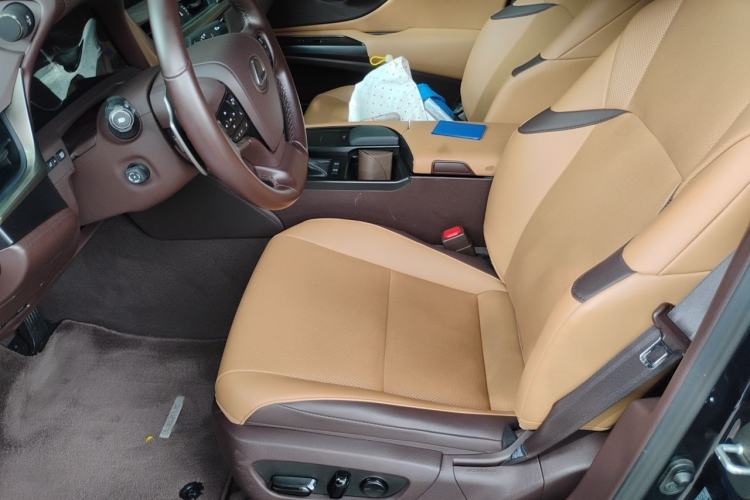 Used Lexus ES 2020 200 Excellence Edition Left Front Seat