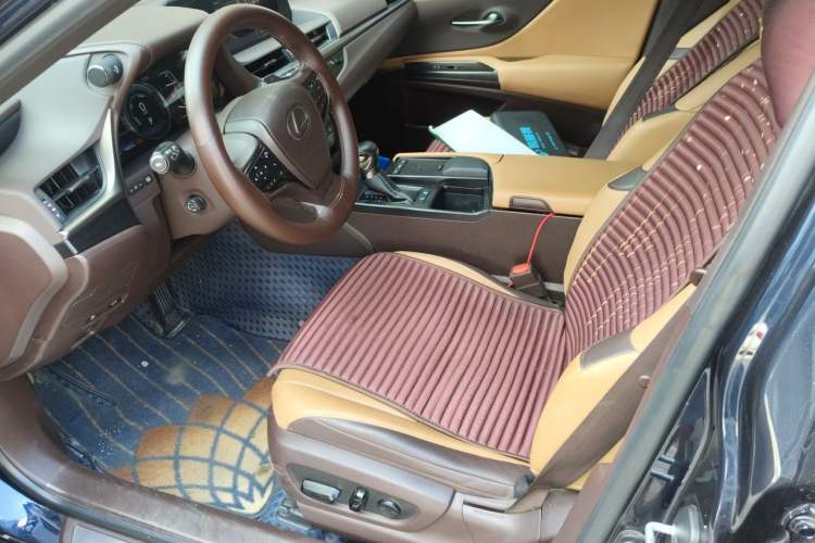 Used Lexus ES 2020 300h Deluxe Edition Left Front Seat