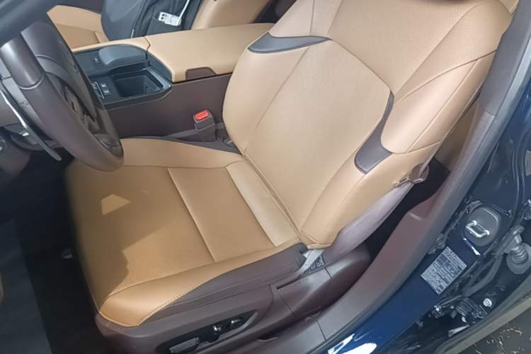 Used Lexus ES 2020 300h Premier Edition Left Front Seat