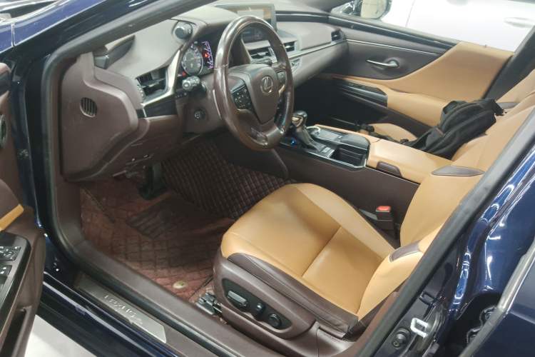 Used Lexus ES 2020 200 Excellence Edition Left Front Seat