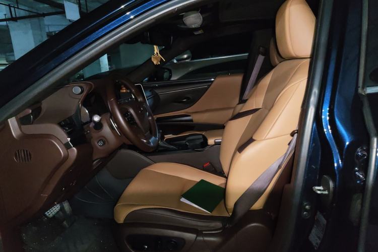 Used Lexus ES 2020 200 Excellence Edition Left Front Seat