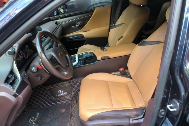 Used Lexus ES 2020 300h Premier Edition Left Front Seat