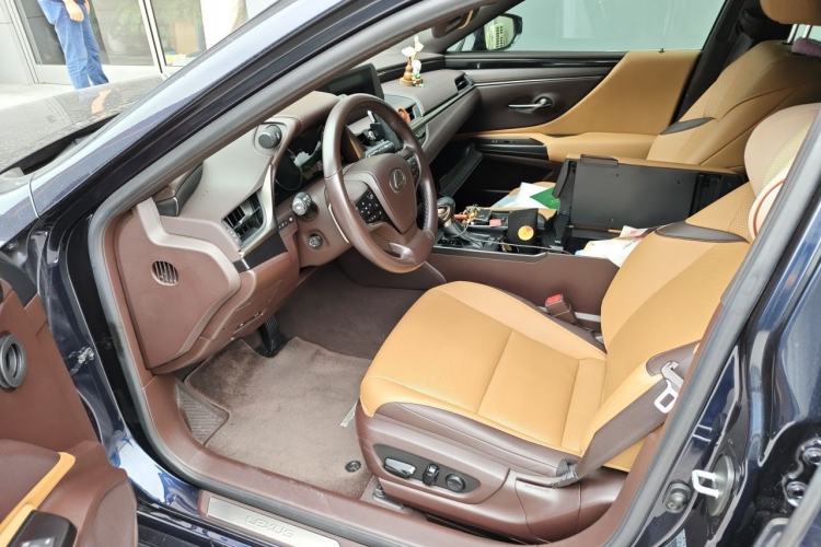 Used Lexus ES 2020 200 Excellence Edition Left Front Seat
