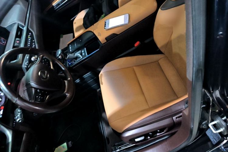 Used Lexus ES 2020 300h Premier Edition Left Front Seat
