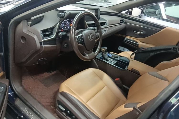 Used Lexus ES 2020 200 Excellence Edition Left Front Seat