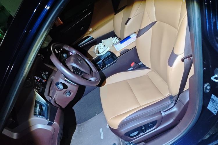 Used Lexus ES 2020 300h Premier Edition Left Front Seat