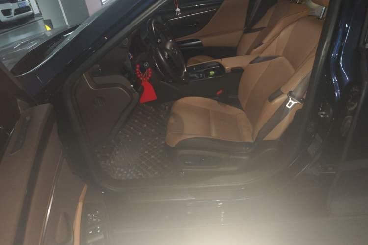 Used Lexus ES 2020 200 Excellence Edition Left Front Seat