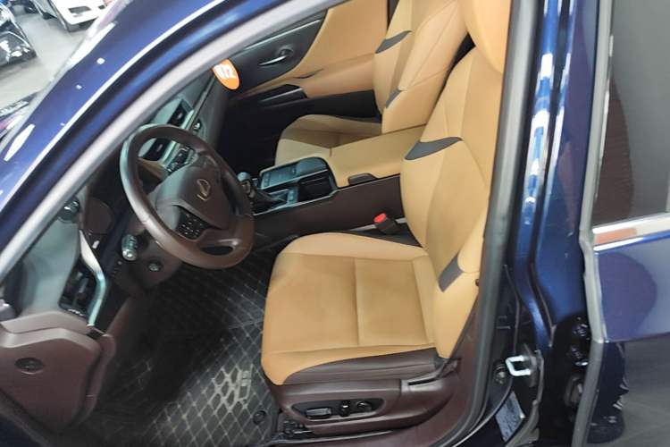 Used Lexus ES 2020 200 Excellence Edition Left Front Seat