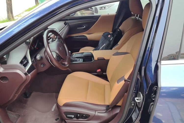 Used Lexus ES 2020 200 Excellence Edition Left Front Seat