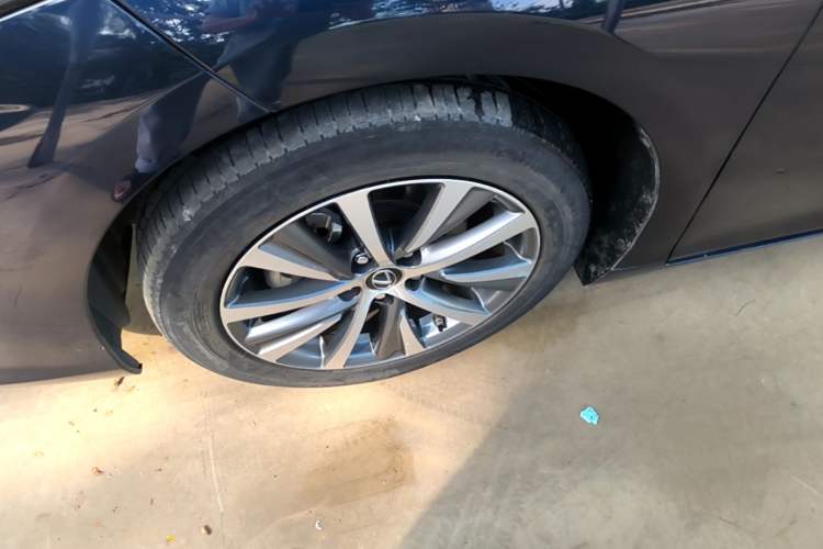 Used Lexus ES 2020 300h Premier Edition Left Front Wheel Hub
