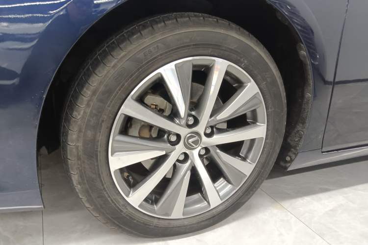 Used Lexus ES 2020 200 Excellence Edition Left Front Wheel Hub