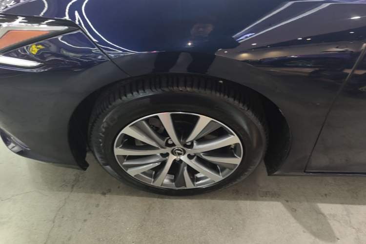 Used Lexus ES 2020 200 Excellence Edition Left Front Wheel Hub