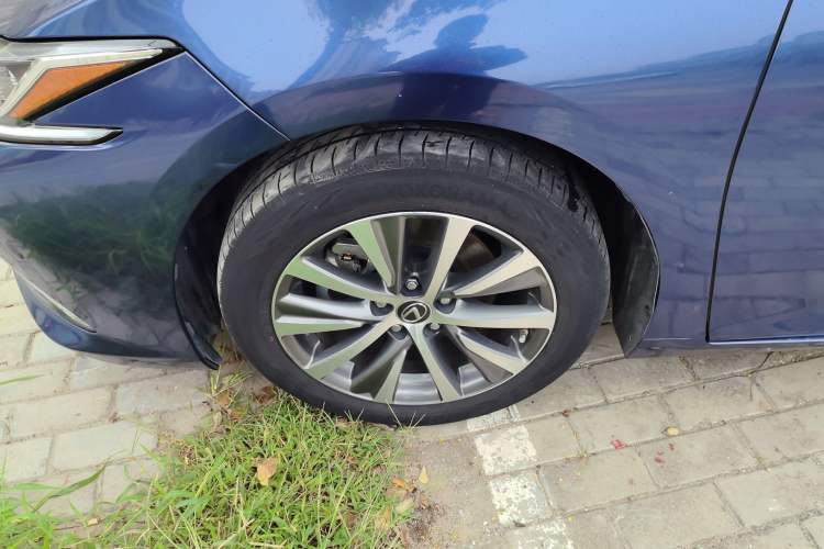 Used Lexus ES 2020 200 Excellence Edition Left Front Wheel Hub