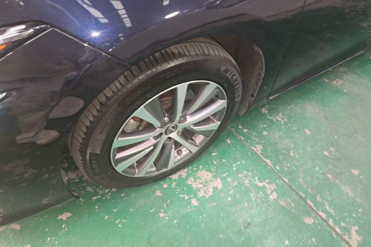 Used Lexus ES 2020 300h Premier Edition Left Front Wheel Hub