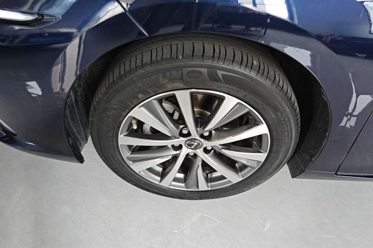 Used Lexus ES 2020 200 Excellence Edition Left Front Wheel Hub