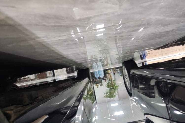 Used Lexus ES 2020 300h Deluxe Edition Left Side Sill
