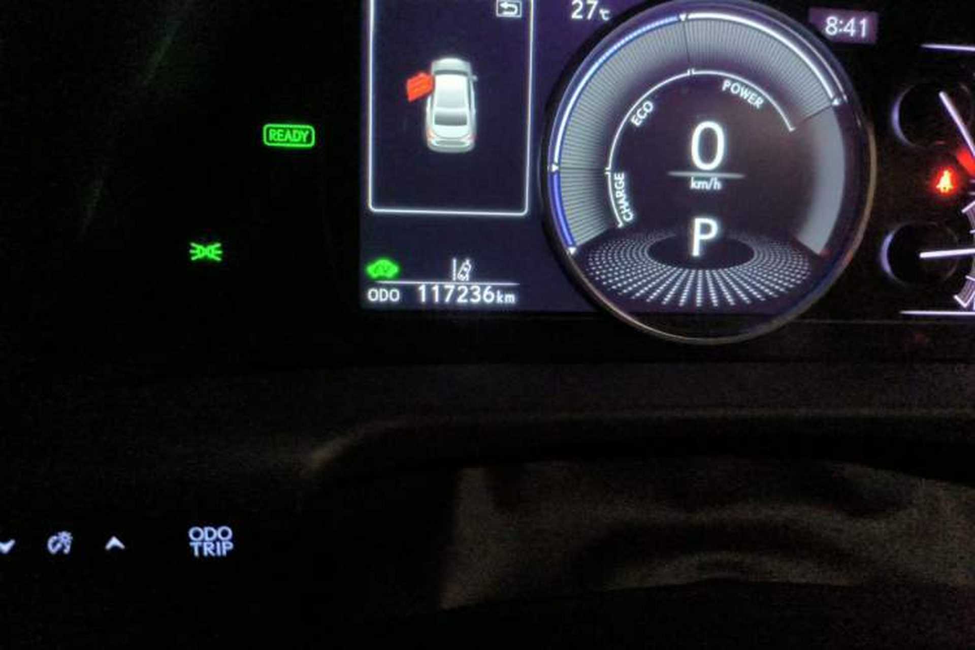 Used Lexus ES 2020 300h Premier Edition Odometer Close Up