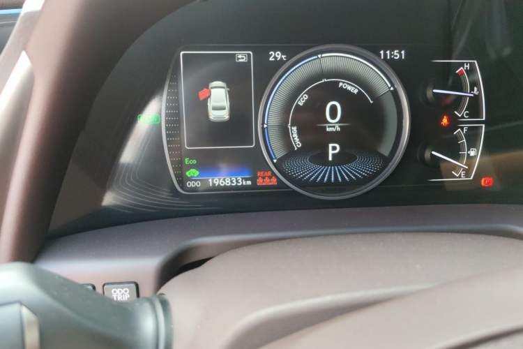 Used Lexus ES 2020 300h Deluxe Edition Odometer Close Up