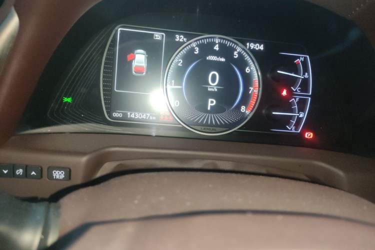 Used Lexus ES 2020 200 Excellence Edition Odometer Close Up