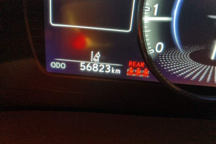 Used Lexus ES 2020 200 Excellence Edition Odometer Close Up