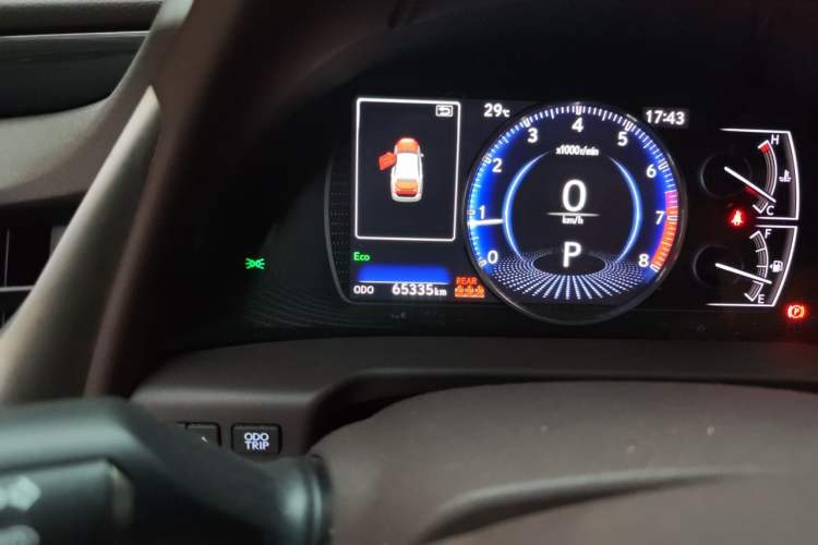Used Lexus ES 2020 200 Excellence Edition Odometer Close Up