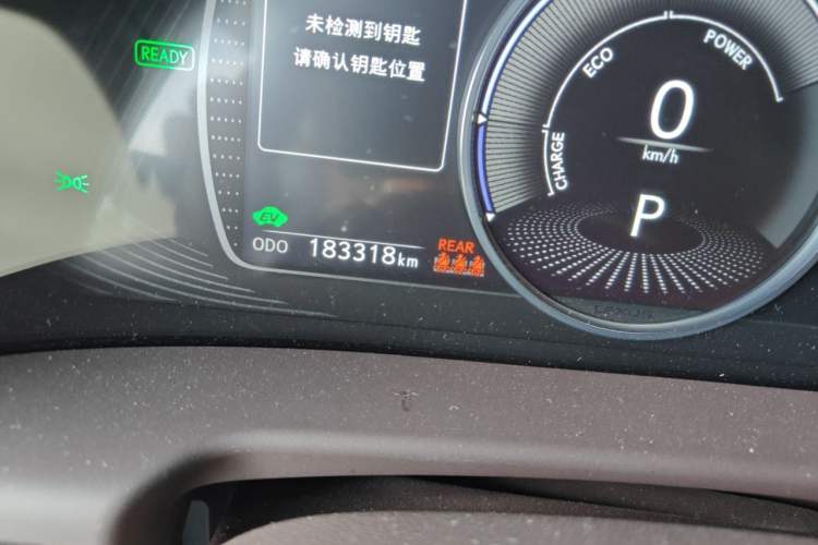 Used Lexus ES 2020 300h Premier Edition Odometer Close Up
