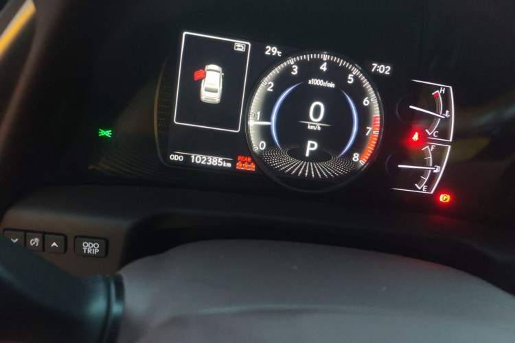 Used Lexus ES 2020 200 Excellence Edition Odometer Close Up