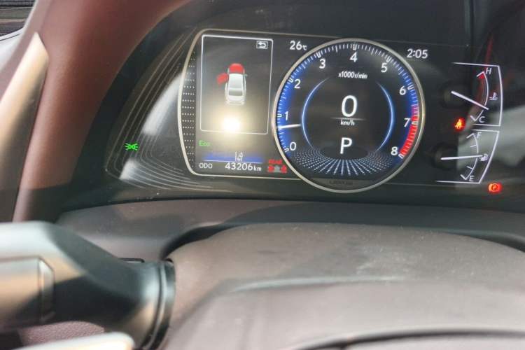 Used Lexus ES 2020 260 Excellence Edition Odometer Close Up