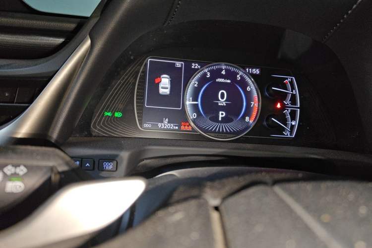 Used Lexus ES 2020 200 Excellence Edition Odometer Close Up
