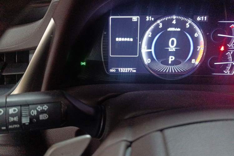 Used Lexus ES 2020 200 Excellence Edition Odometer Close Up