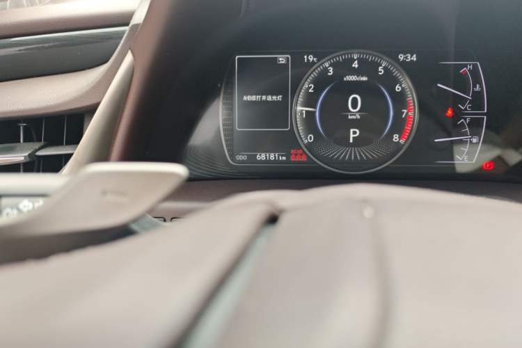 Used Lexus ES 2020 200 Excellence Edition Odometer Close Up