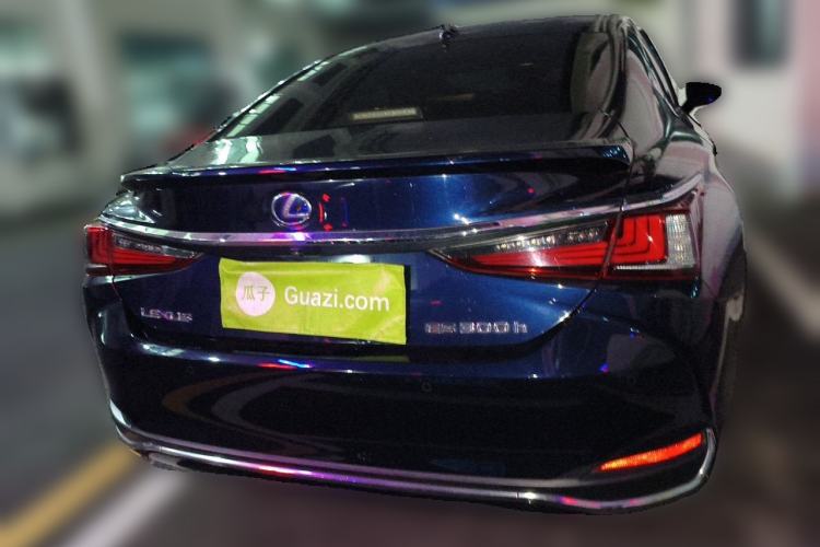 Used Lexus ES 2020 300h Premier Edition Rear
