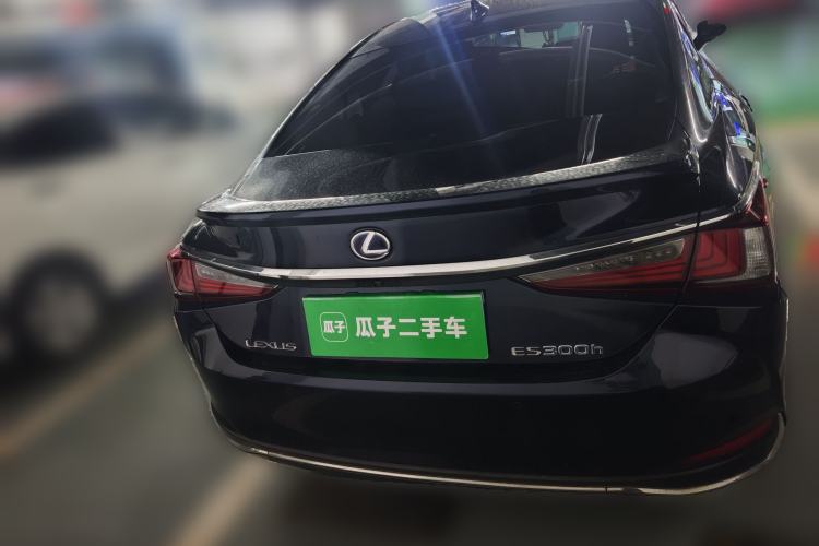 Used Lexus ES 2020 300h Premier Edition Rear