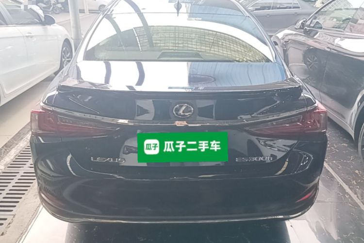 Used Lexus ES 2020 300h Premier Edition Rear