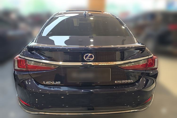 Used Lexus ES 2020 300h Premier Edition Rear