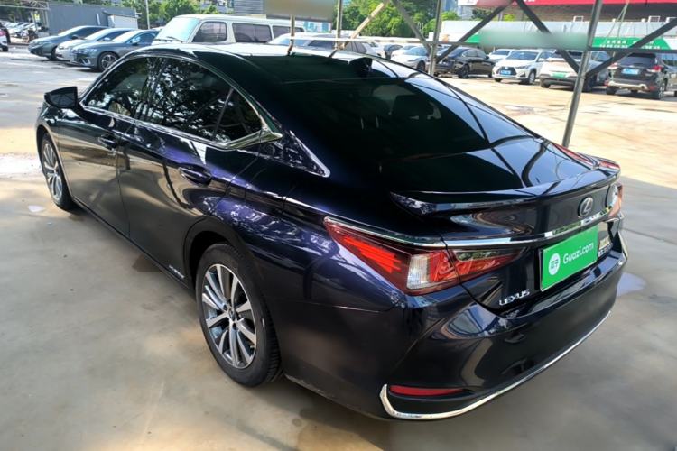 Used Lexus ES 2020 300h Premier Edition Rear Left 45 Deg