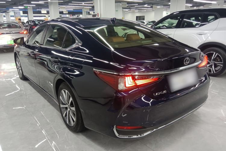 Used Lexus ES 2020 200 Excellence Edition Rear Left 45 Deg