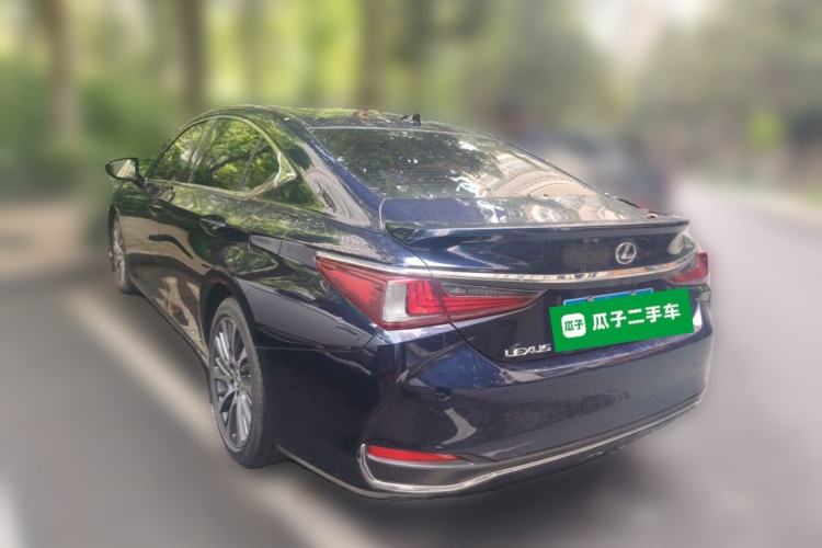 Used Lexus ES 2020 300h Deluxe Edition Rear Left 45 Deg