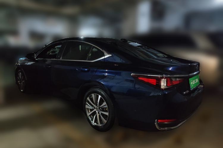 Used Lexus ES 2020 200 Excellence Edition Rear Left 45 Deg