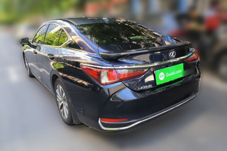 Used Lexus ES 2020 300h Premier Edition Rear Left 45 Deg