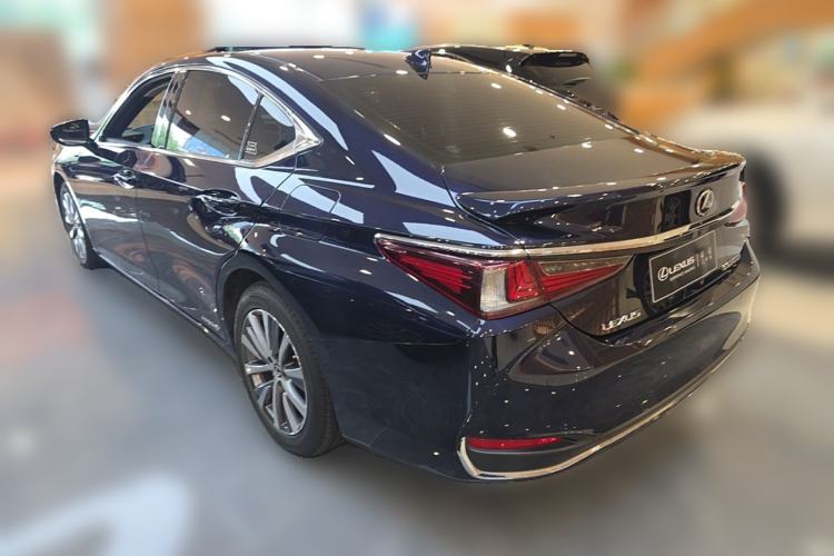 Used Lexus ES 2020 300h Premier Edition Rear Left 45 Deg