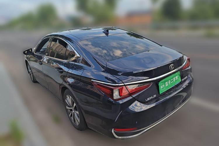 Used Lexus ES 2020 200 Excellence Edition Rear Left 45 Deg