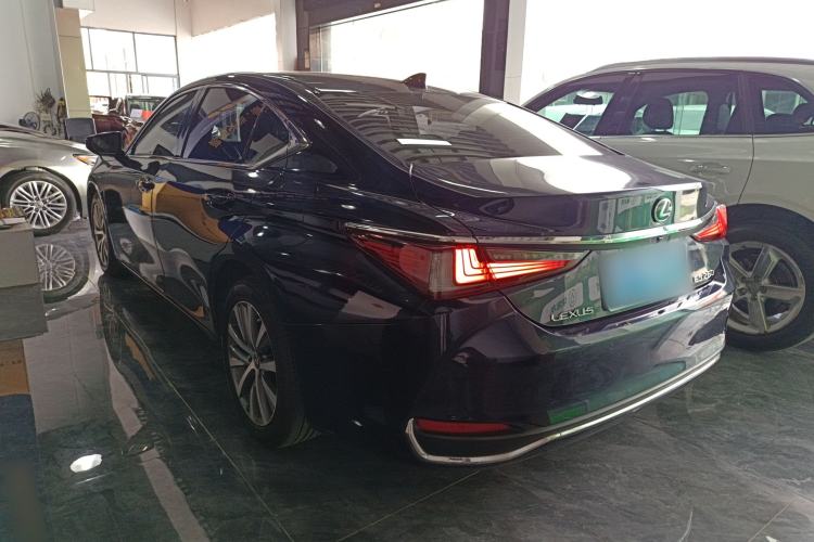 Used Lexus ES 2020 260 Excellence Edition Rear Left 45 Deg