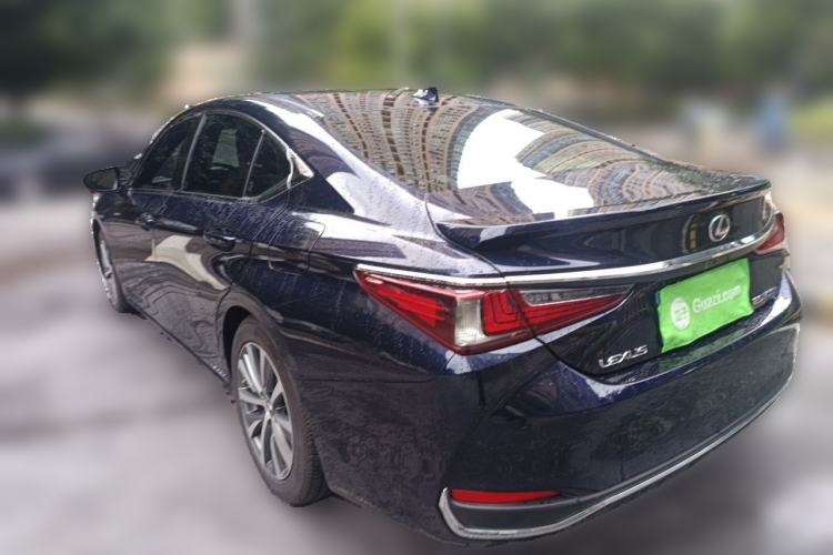 Used Lexus ES 2020 300h Premier Edition Rear Left 45 Deg