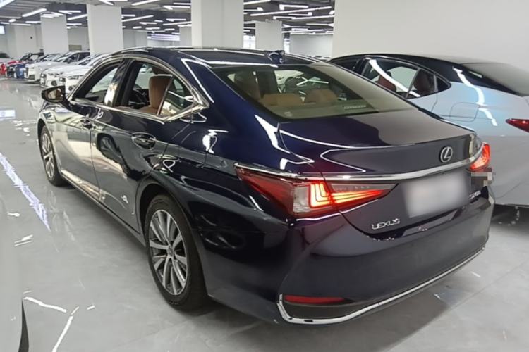 Used Lexus ES 2020 200 Excellence Edition Rear Left 45 Deg