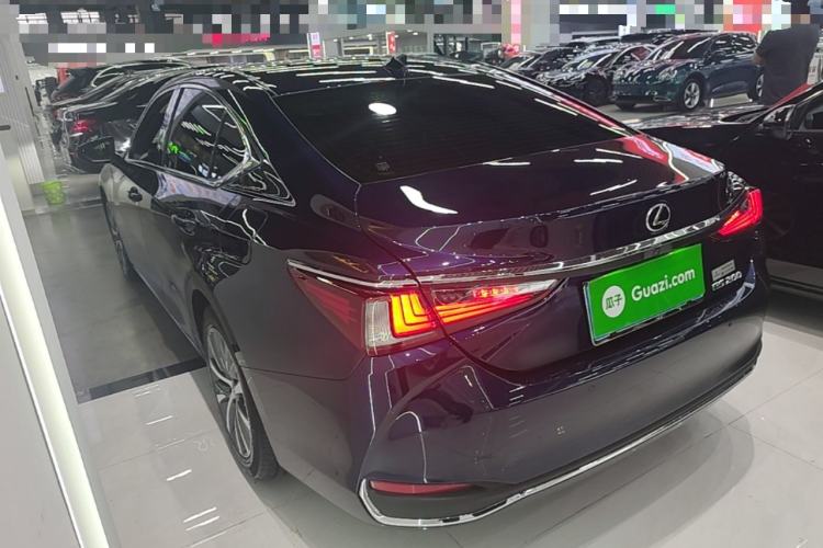 Used Lexus ES 2020 200 Excellence Edition Rear Left 45 Deg
