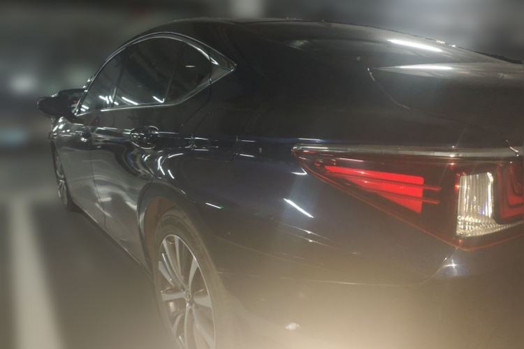 Used Lexus ES 2020 200 Excellence Edition Rear Left 45 Deg