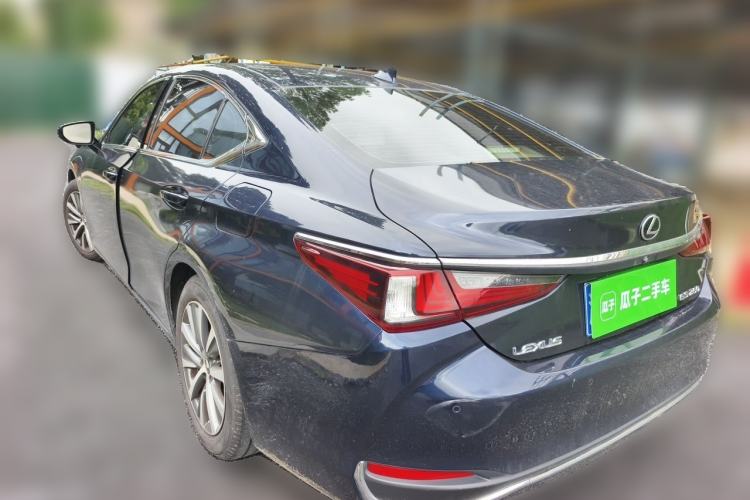 Used Lexus ES 2020 260 Excellence Edition Rear Left 45 Deg